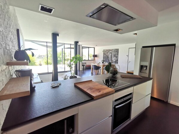 Microwave, oven, dishwasher, highchair - Stunning private villa for 8 people with A/C, WIFI, private pool, TV and terrace (Nice)