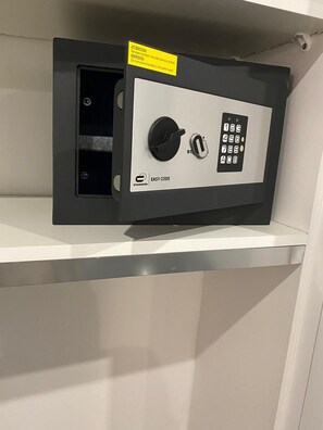 Unclassified image, 5 of 6, button