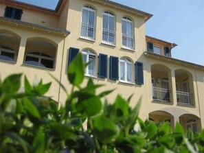 Luokittelematon kuva, 3 kautta 14, painike