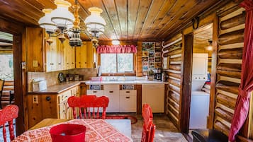 Horno, parrilla de estufa y toallas de papel