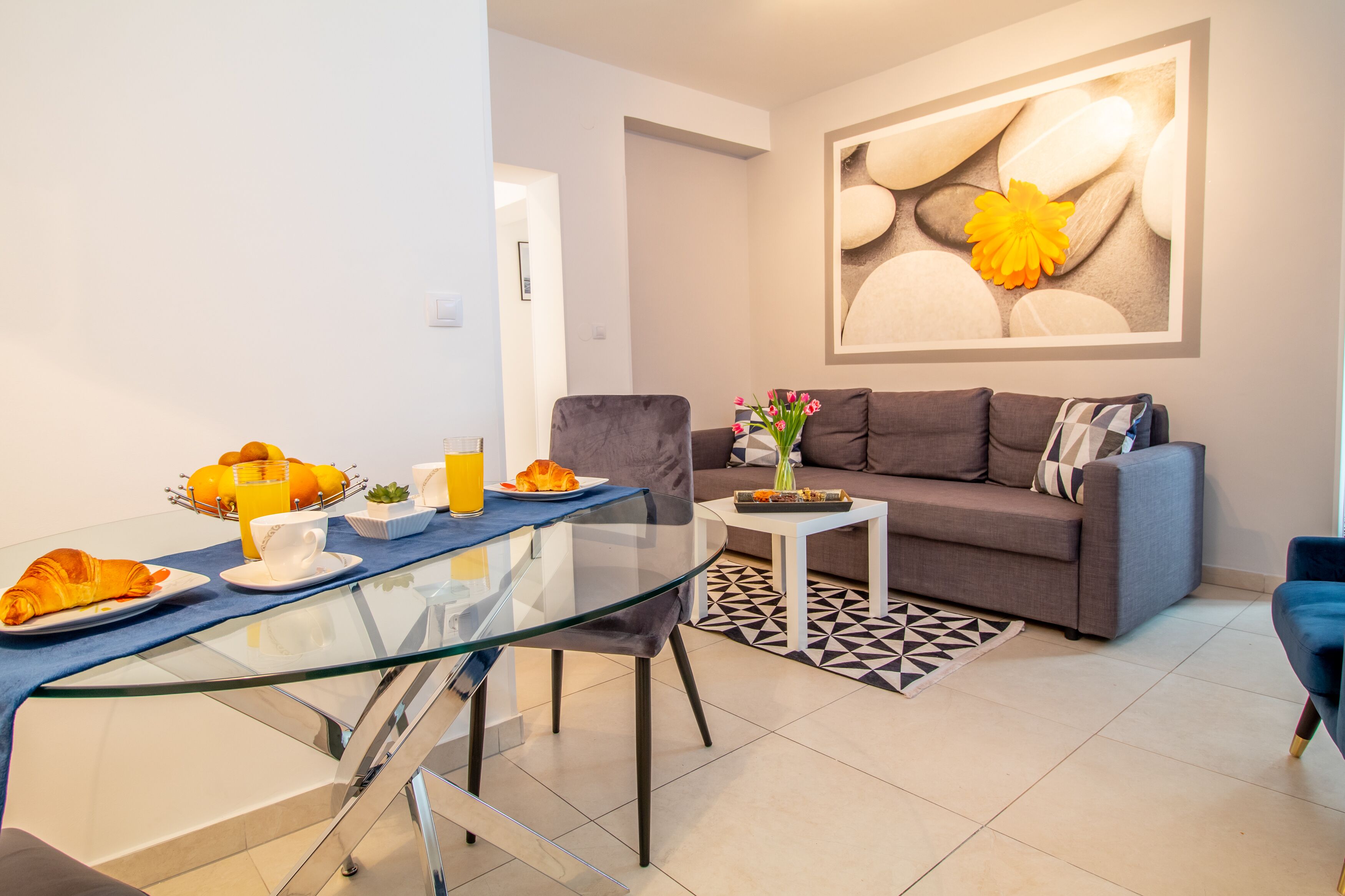 Deluxe-Apartment | Eigene Küche | Großer Kühlschrank, Geschirrspüler, Wasserkocher