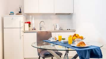 Deluxe-Apartment | Eigene Küche | Großer Kühlschrank, Geschirrspüler, Wasserkocher