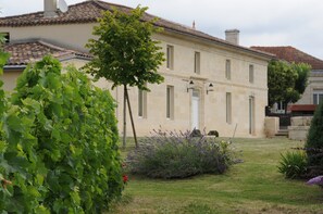 Fachada de la propiedad