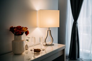 Individually decorated, individually furnished, blackout curtains - B&B Stramondo (Catania)