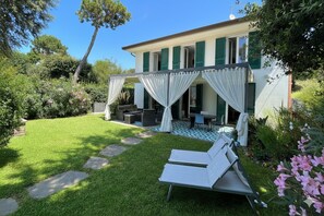 Family Villa, Multiple Bedrooms, Sea Facing (Villa Victor 100m from sea) | Terrace/patio - Villa Victor 100m from sea (Massa)