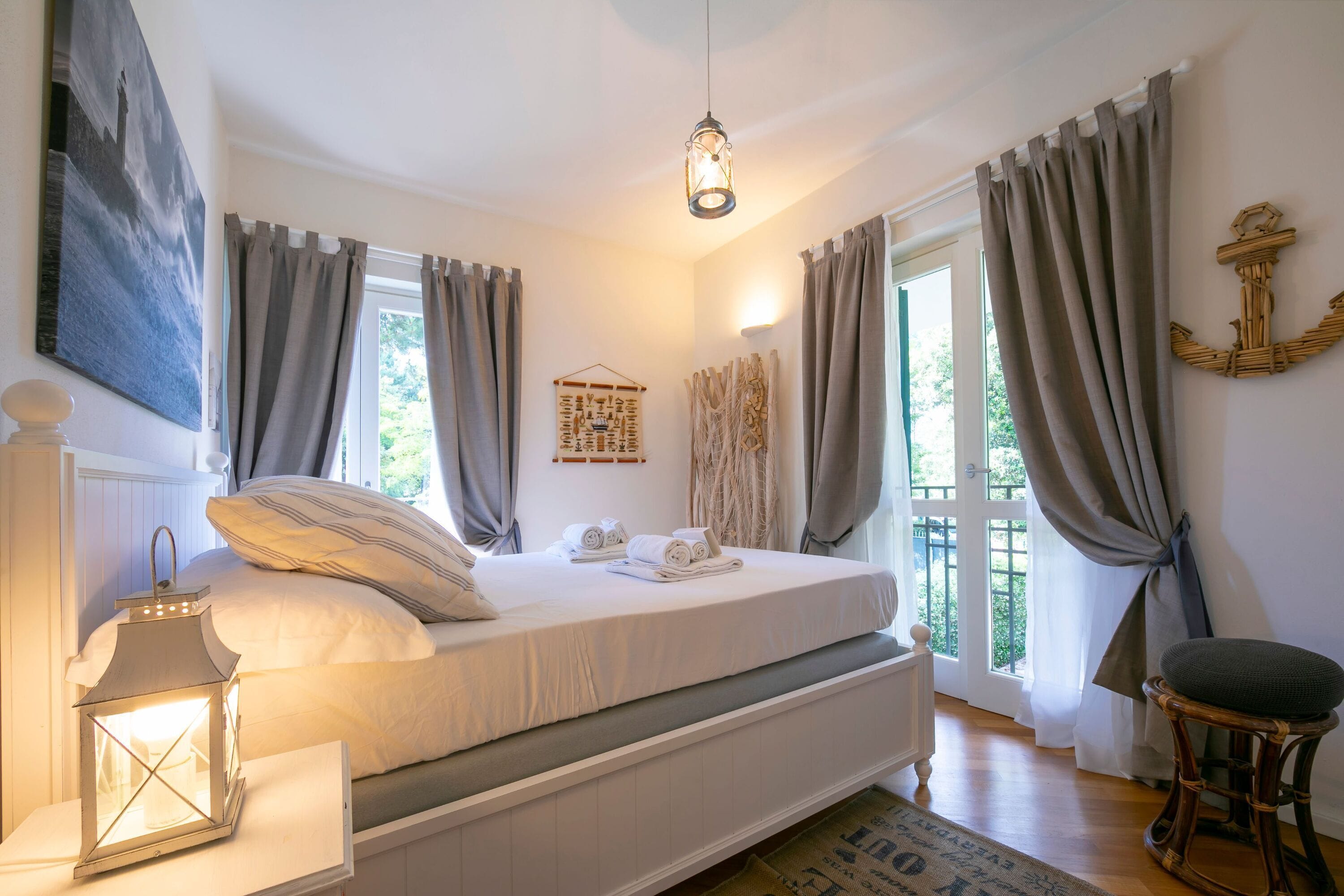 5 bedrooms, iron/ironing board, free WiFi, bed sheets