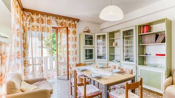 Family Apartment, 1 Bedroom, Balcony (Casa Arno 500m from beach) | Interior