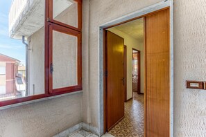 Familienapartment, Mehrere Schlafzimmer (Casa Arno 500m from beach) | Innenbereich