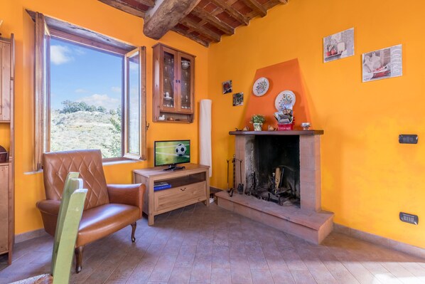 Maison Familiale, plusieurs chambres, côté montagne (Casale Geniva with private pool) | Intérieur