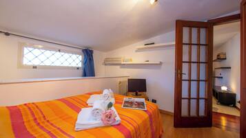Family Apartment, 3 Bedrooms (Casa Bea 900m from sea) | 3 bedrooms, iron/ironing board, WiFi, bed sheets