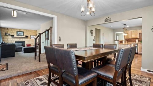 Mom's House — 3BR Leadville Home, Hot Tub, Fenced Yard, ½ Block to Harrison