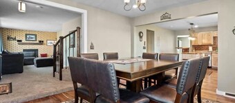 Cozy 3BR - Hot Tub, 1 Block from Main St.