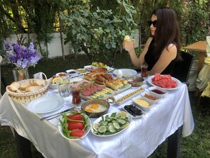 Daily local cuisine breakfast for a fee - Garden Otel Amasya (Amasya)