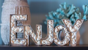 Letras decorativas que deletrean 