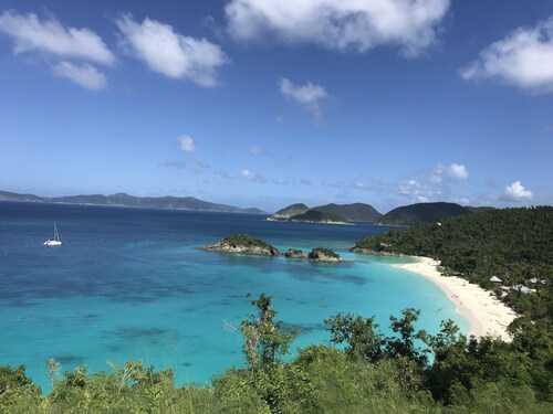 CRUZEN BLUE: BEAUTIFUL STUDIO AT GRANDE BAY RESORT IN Cruz Bay
