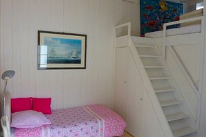 6 bedrooms, iron/ironing board, WiFi - Charming 6 bedroom house Ile de Ré (La Couarde-sur-Mer)