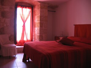 2 عدّة غرف نوم ومكواة/لوح كي وواي فاي