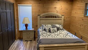 4 bedrooms, iron/ironing board, travel crib, free WiFi