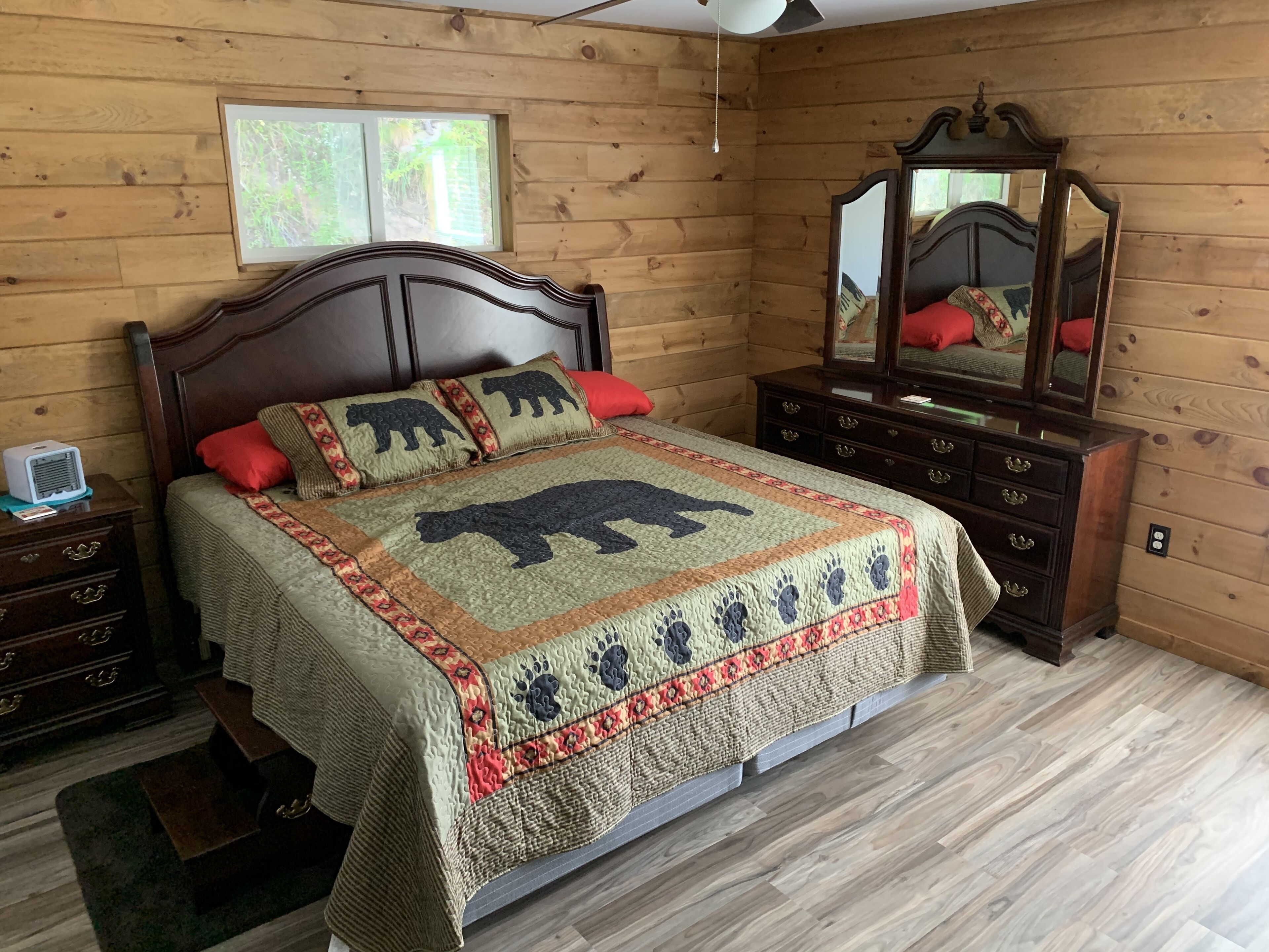 4 chambres, fer et planche à repasser, lit parapluie, Wi-Fi gratuit