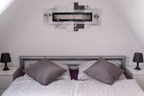 4 chambres, lit de bébé portatif, Wi-Fi, literie fournie