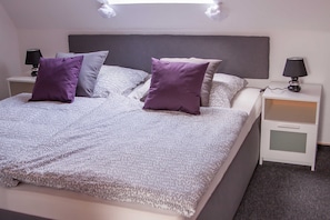 4 slaapkamers, reisbedje, wifi, beddengoed