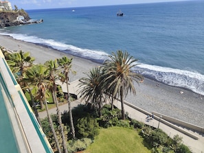On the beach - By the Beach & Pool Apartment (Funchal)