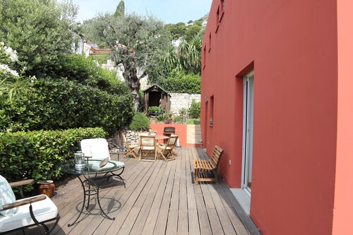 Eze sur mer house 3 minutes walk from the beach