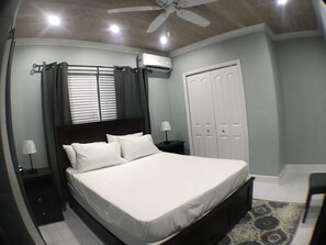 2 bedrooms, iron/ironing board, free WiFi, bed sheets - Malda House (Dunmore Town)
