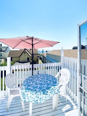 تناول الطعام بالخارج