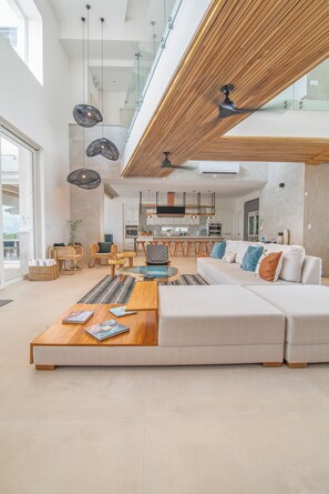 تلفزيون ذكي، كرة قدم الطاولة، تنس طاولة، كُتُب