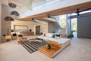 تلفزيون ذكي، كرة قدم الطاولة، تنس طاولة، كُتُب