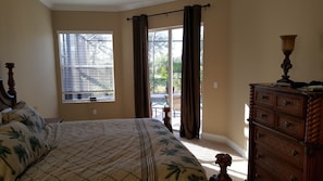 5 bedrooms, iron/ironing board, WiFi, bed sheets