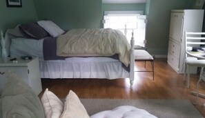2 bedrooms, in-room safe, iron/ironing board, WiFi