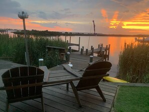 Property grounds - Newly redecorated luxury home with stunning sunset views on the Roanoke Sound (Nags Head)