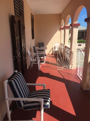 Terrace/patio - Ventnor House Apartments. Spacious and within walking distance to Accra Beach. (Rockley)