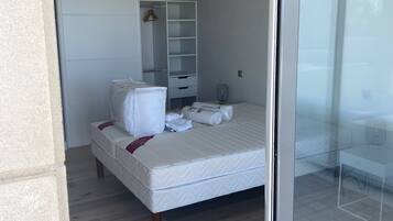 3 chambres, fer et planche Ă repasser, draps fournis