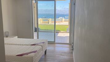 3 chambres, fer et planche Ă repasser, draps fournis