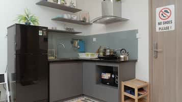 Microwave, electric kettle