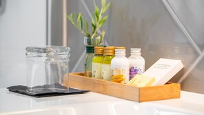 Hydromassage showerhead, free toiletries, hair dryer, bathrobes - 3 Rooms Boutique-Hotel (Split)