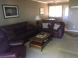 Smart TV, DVD player, table football, ping pong