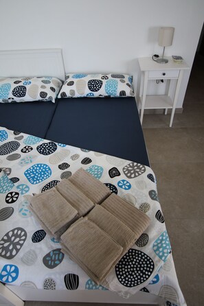 1 Schlafzimmer, Bügeleisen/Bügelbrett, Bettwäsche