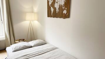 1 slaapkamer, een bureau, een strijkplank/strijkijzer, gratis wifi