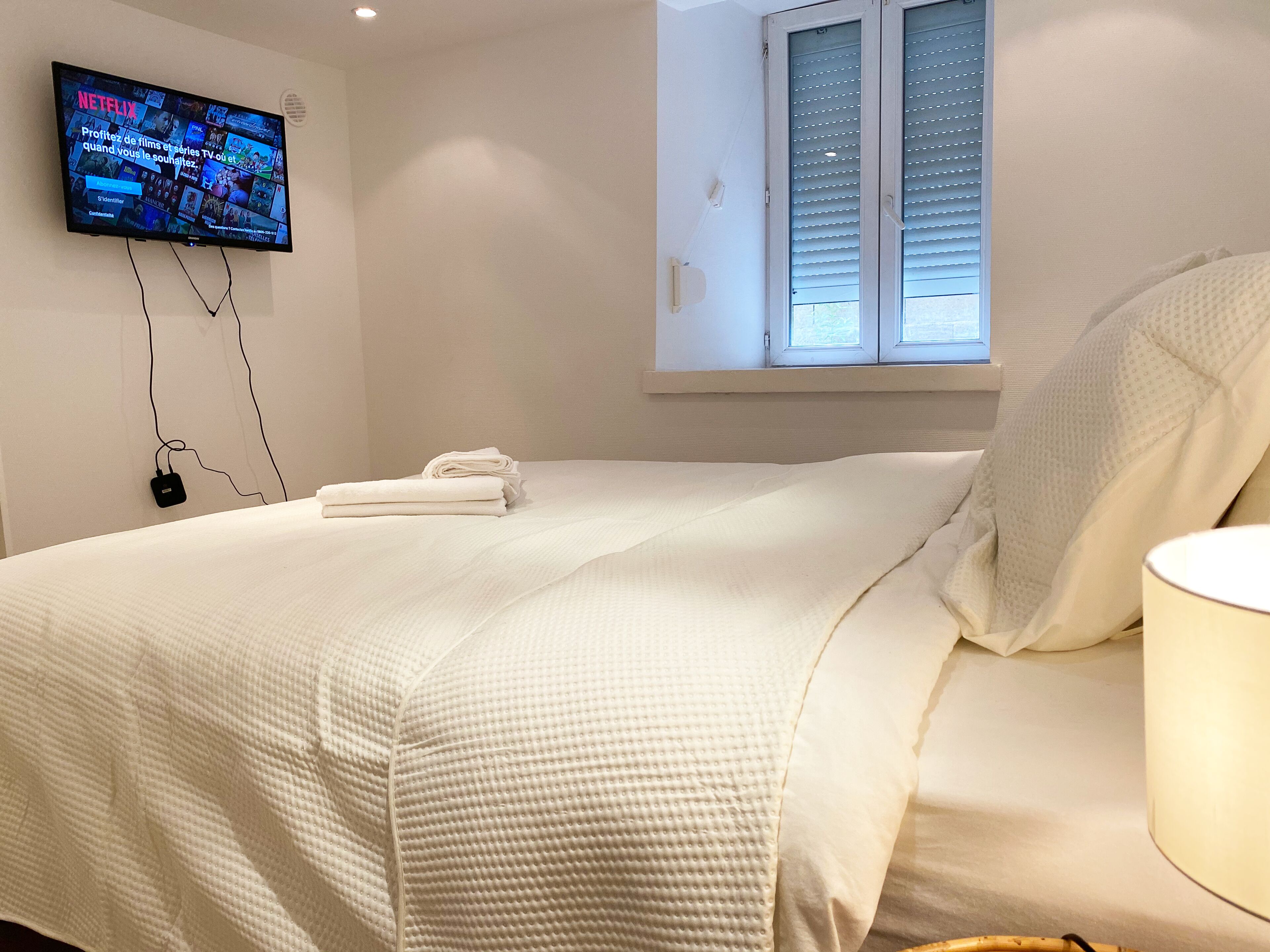 1 chambre, bureau, fer et planche à repasser, Wi-Fi gratuit