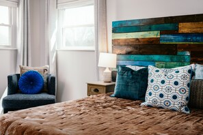 4 Schlafzimmer, Schreibtisch, Bügeleisen/Bügelbrett, Reisekinderbett