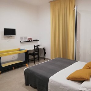 2 chambres, fer et planche Ă repasser, Wi-Fi, draps fournis