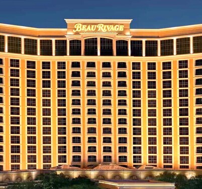 3BR 3Bath Home Walking Distance of the Beach