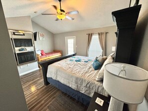 3 bedrooms, desk, iron/ironing board, travel crib