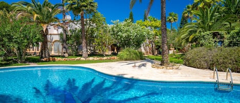 Innenpool, Außenpool