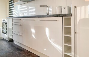 Kühlschrank, Herdplatte, Geschirrspüler