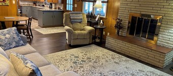 Spacious, Remodeled, in a Quiet Family Oriented Neighborhood